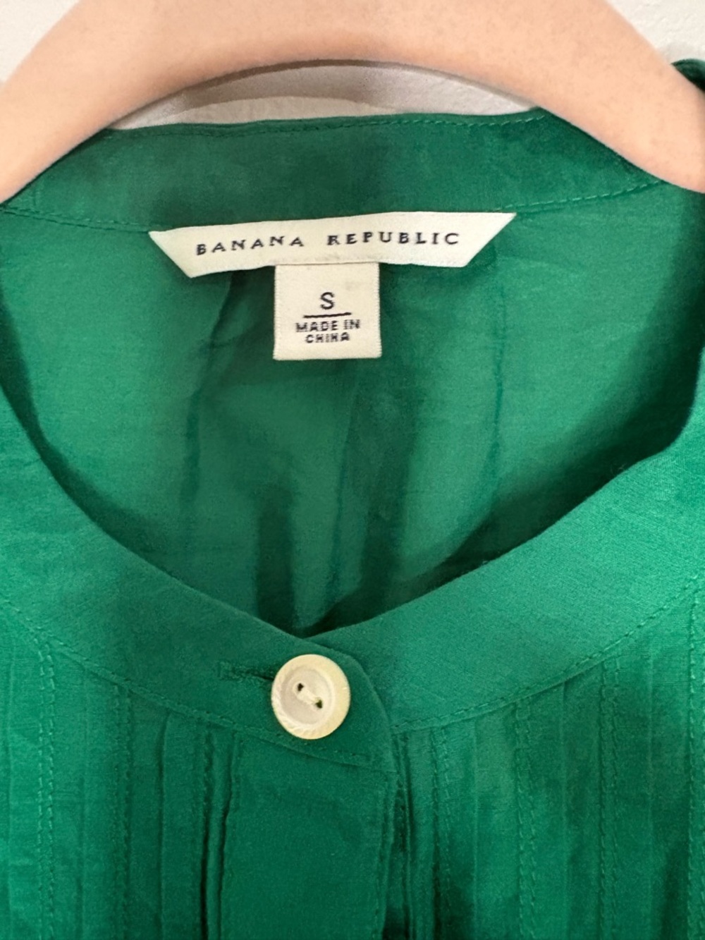 Banana Republic Emerald Green Pintuck Button Blouse - Picture 3 of 7